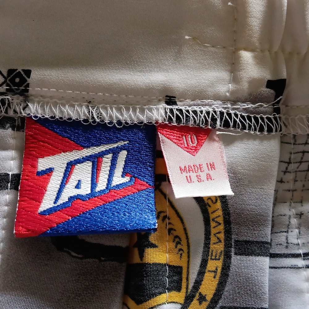 - PLEATED GRAPHIC TENNIS SKIRT NWT - Picture 3 of 9